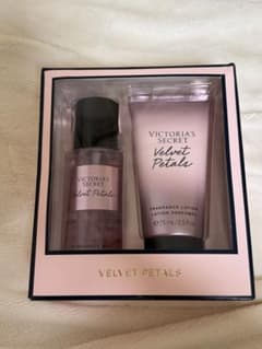 Victoria's Secret Velvet Petals セットのサムネイル