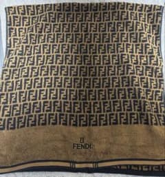 FENDI 大判バスタオル ロゴデザイン - メルカリ