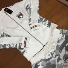 新品タグ付き モエスポSのサムネイル