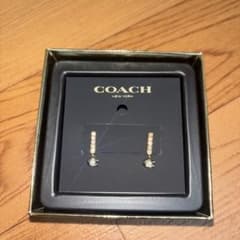 値下げ中！COACH ゴールド ストーン付きピアスのサムネイル