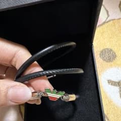 エンポリオアルマーニ ブラックレザーブレスレットのサムネイル