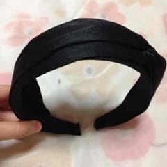 黒のカチューシャのサムネイル