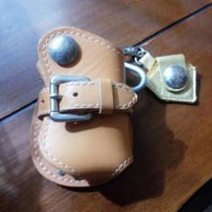 ダ-ツを入れてズボンに引っ掛けれるから出し入れ楽チンです！！のサムネイル
