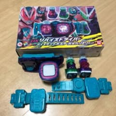 仮面ライダーリバイス　DXリバイスドライバー＆バイスタンプホルダーのサムネイル