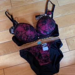 【新品未使用】女性下着　上下セット　C70のサムネイル