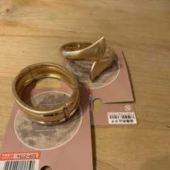 右ののバングルのみですのサムネイル