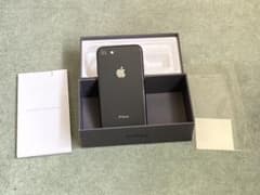 iPhone 8 SIMロック解除済みのサムネイル