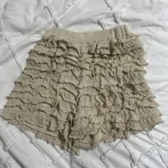 moussy ベージュ フリル ショートパンツのサムネイル