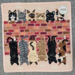 FEILER フェイラー ピーピングキトゥン ハンカチ 猫柄