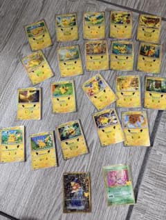 ポケモンカード ピカチュウ まとめ売り 22枚セット 30周年 コレクションのサムネイル