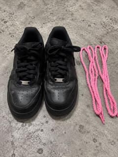 NIKE AIR FORCE 1 ブラック 27cm ピンクロープ付きスニーカーのサムネイル