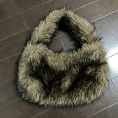 フェイクファー トートバッグ カーキのサムネイル