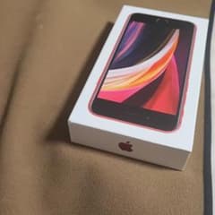 Apple iPhone SE 64Gレッドのサムネイル