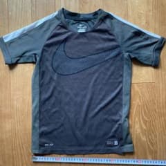 NIKE ナイキ Tシャツのサムネイル