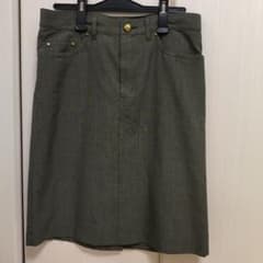 カーキ色 タイトスカートのサムネイル