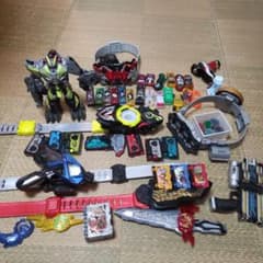 仮面ライダーセイバー、ゼロワン、ダブル、オーズ、ドライブのサムネイル