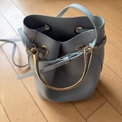 グレー バケツ型 バッグ ゴールド金具付きのサムネイル
