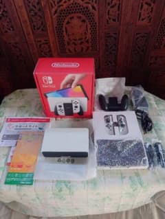 Nintendo Switch 有機ELモデル ホワイト 本体　ソフトのサムネイル