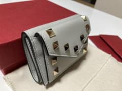 ヴァレンティノ　財布　新品・未使用品のサムネイル