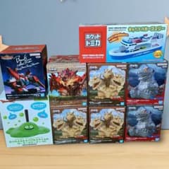 【新品未開封9点】キングギドラ メカゴジラ リオレウス ブレイバーン トミカ他