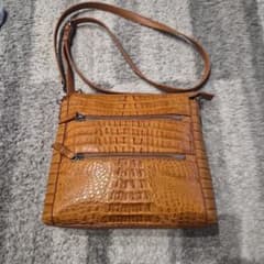 【美品】型押し ショルダーバッグのサムネイル