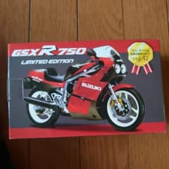 SUZUKI GSX-R750 LIMITED EDITIONのサムネイル