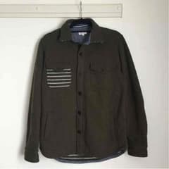 カーキの落ち着いたジャケットのサムネイル