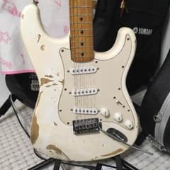ビンテージストラト！ 音は出ますがジャンク扱いのサムネイル