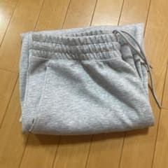 ユニクロシー スウェットパンツのサムネイル