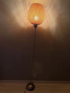 美品✨IKEAのBÖJA（ベイヤ）フロアランプ/スタンドライトのサムネイル