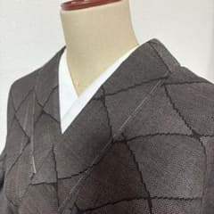 大島紬 純泥染 袷 証紙あり 幾何学模様 焦茶 - メルカリ