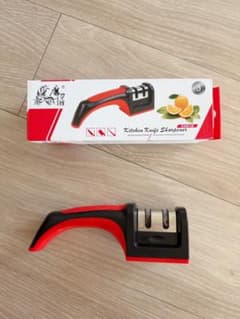 【新品】包丁研ぎ器 シャープナー 2段式 切れ味復活 ダイヤモンド/セラミックのサムネイル