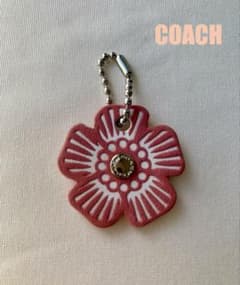 COACH ティーローズ レザー バッグチャーム ピンク 新品 ♡ 2 - メルカリ