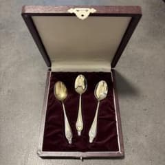 皇室御下賜品 菊紋 銀スプーン3本セット 専用ケース付き　silver刻印 皇室御下賜品 菊紋 銀スプーン3本セット 専用ケース付き silver刻印