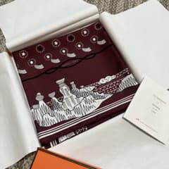 HERMES エルメス シルクバンダナ カレ55 渓谷から星たちへ ボルドー