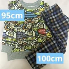 Toy Story all-over print sweatshirt, 95cm pants, and 100cm pants set.