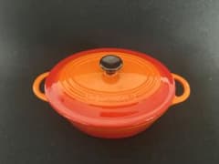 【値下げ】【ル・クルーゼ】ミニオーバルココット　蓋付きのサムネイル