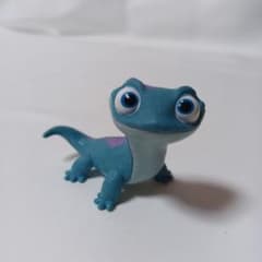 アナと雪の女王　サラマンダー　火の精　 フィギュア　精霊　ディズニー