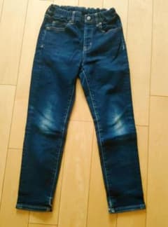 ユニクロUNIQLO　キッズ用ストレッチジーンズ　ダークブルー 130cmのサムネイル