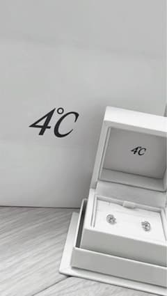4℃ / K10ホワイトゴールド ピアスのサムネイル