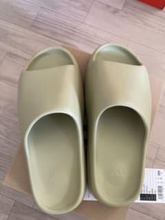 adidas YEEZY SLIDE ライトグリーン 295のサムネイル