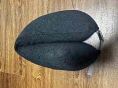 無印良品　フィットするネッククッションのサムネイル