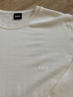 ラ*ル様 BOSS ホワイト クルーネックニットのサムネイル
