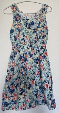 夏用ノースリーブワンピースのサムネイル