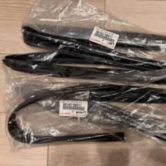 ランクル80 68142-80011 68152-80011リアガラスラン ランクル80 68142-80011 68152-80011リアガラスラン - メルカリ