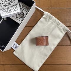 ロエベ　LOEWE スラップブレスレットスモール　タンのサムネイル