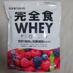 完全食TOKYO WHEY PROTEIN 900g ベリーのサムネイル