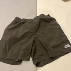 ノースフェイス　ハーフパンツ　カーキのサムネイル