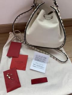 バレンティノ　ショルダーバック　美品のサムネイル