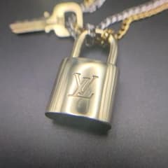 希少 ホワイトゴールド LOUIS VUITTON 南京錠 ネックレス カデナ